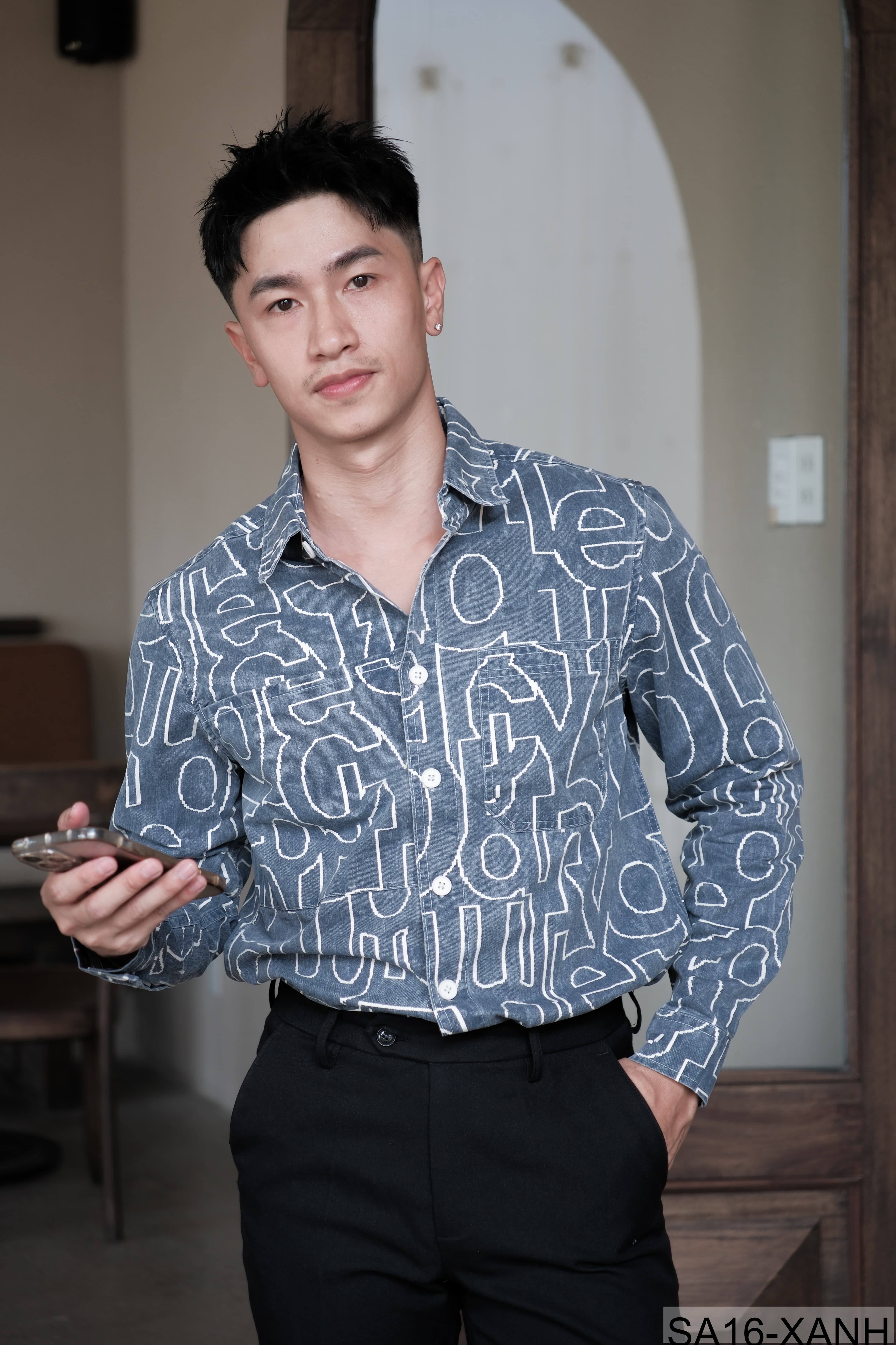 SA16 - Áo Sơ Mi Nam Tay Dài In Chữ Nghệ Thuật Dáng Rộng Phong Cách Thời Trang - ảnh 3