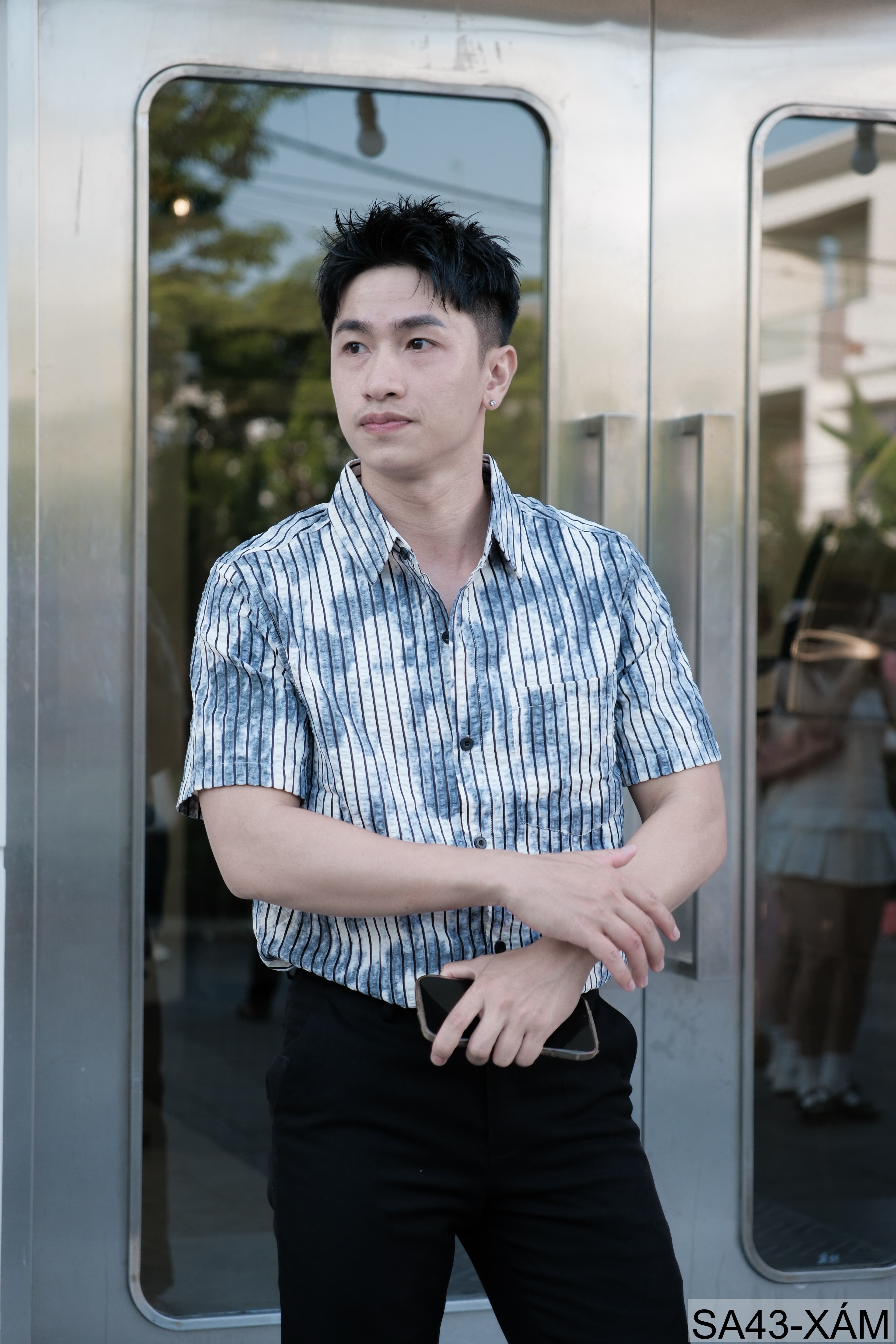 SA43 - Áo sơ mi nam tay ngắn sọc dọc phong cách streetwear, chất cotton thoáng mát, dáng rộng thoải mái - ảnh 3