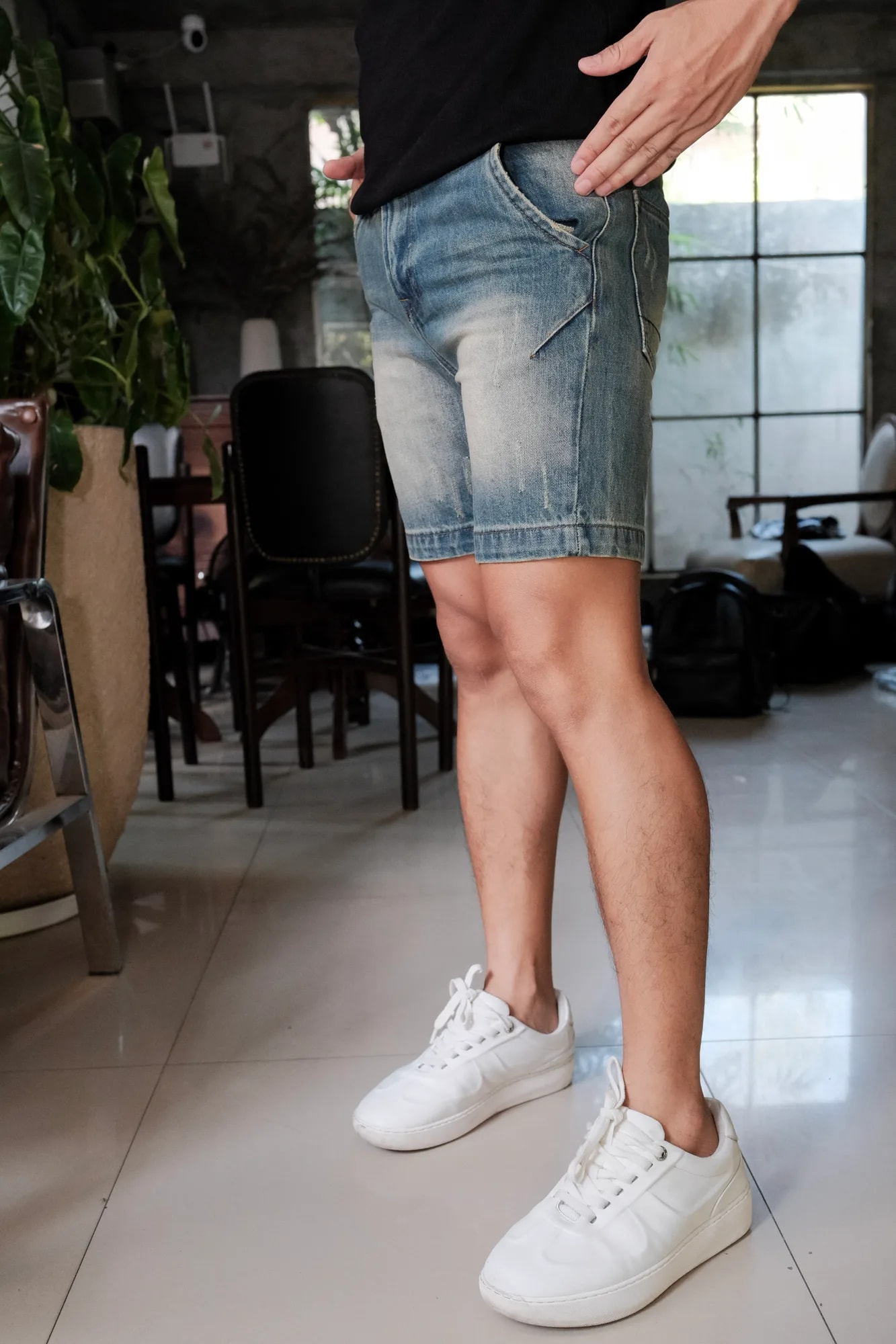 QA3 - Quần short jeans nam ống đứng phong cách Hàn Quốc, màu đậm vải bò, thiết kế túi chèn chéo thời thượng - ảnh 4