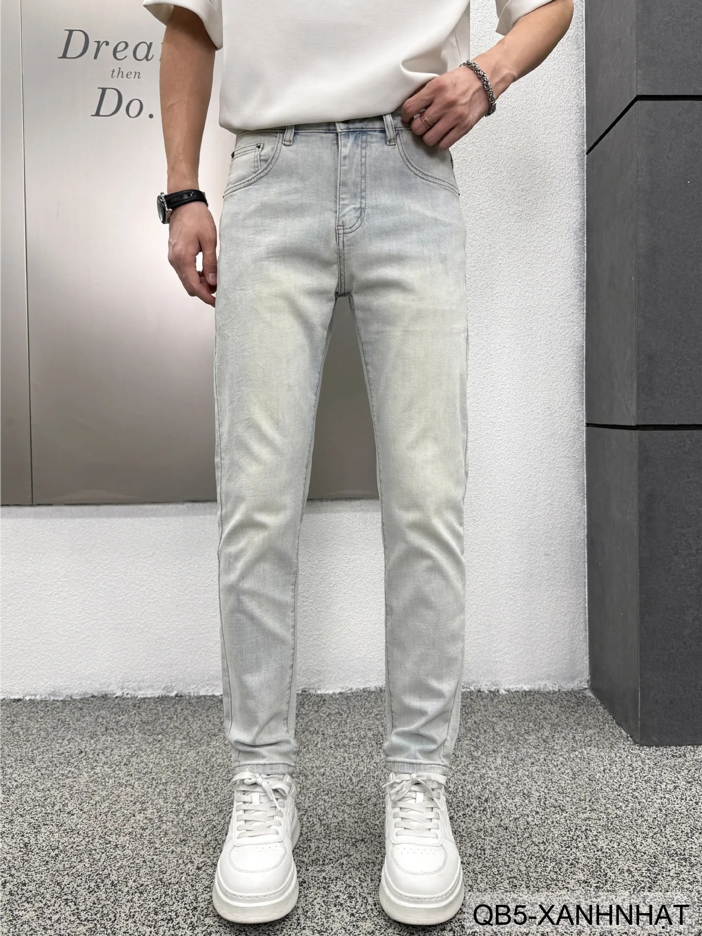 QB5 - Quần Jeans Nam Slim Fit Xanh Nhạt Phong Cách Streetwear, Chất Cotton Đàn Hồi, Mùa Xuân 2026 - ảnh 10