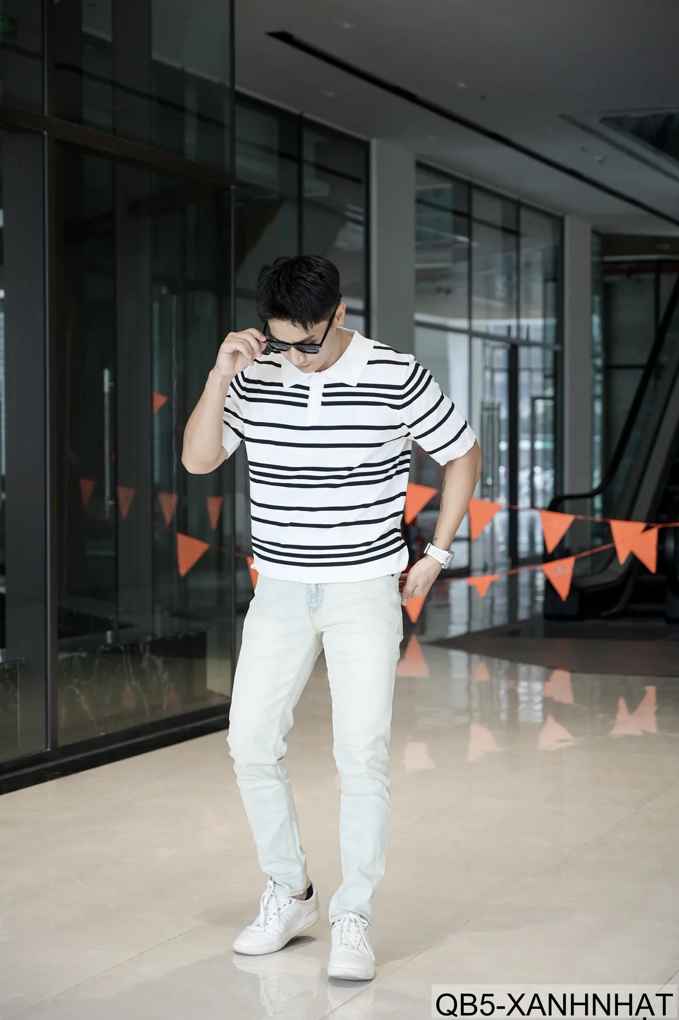 QB5 - Quần Jeans Nam Slim Fit Xanh Nhạt Phong Cách Streetwear, Chất Cotton Đàn Hồi, Mùa Xuân 2026 - ảnh 8