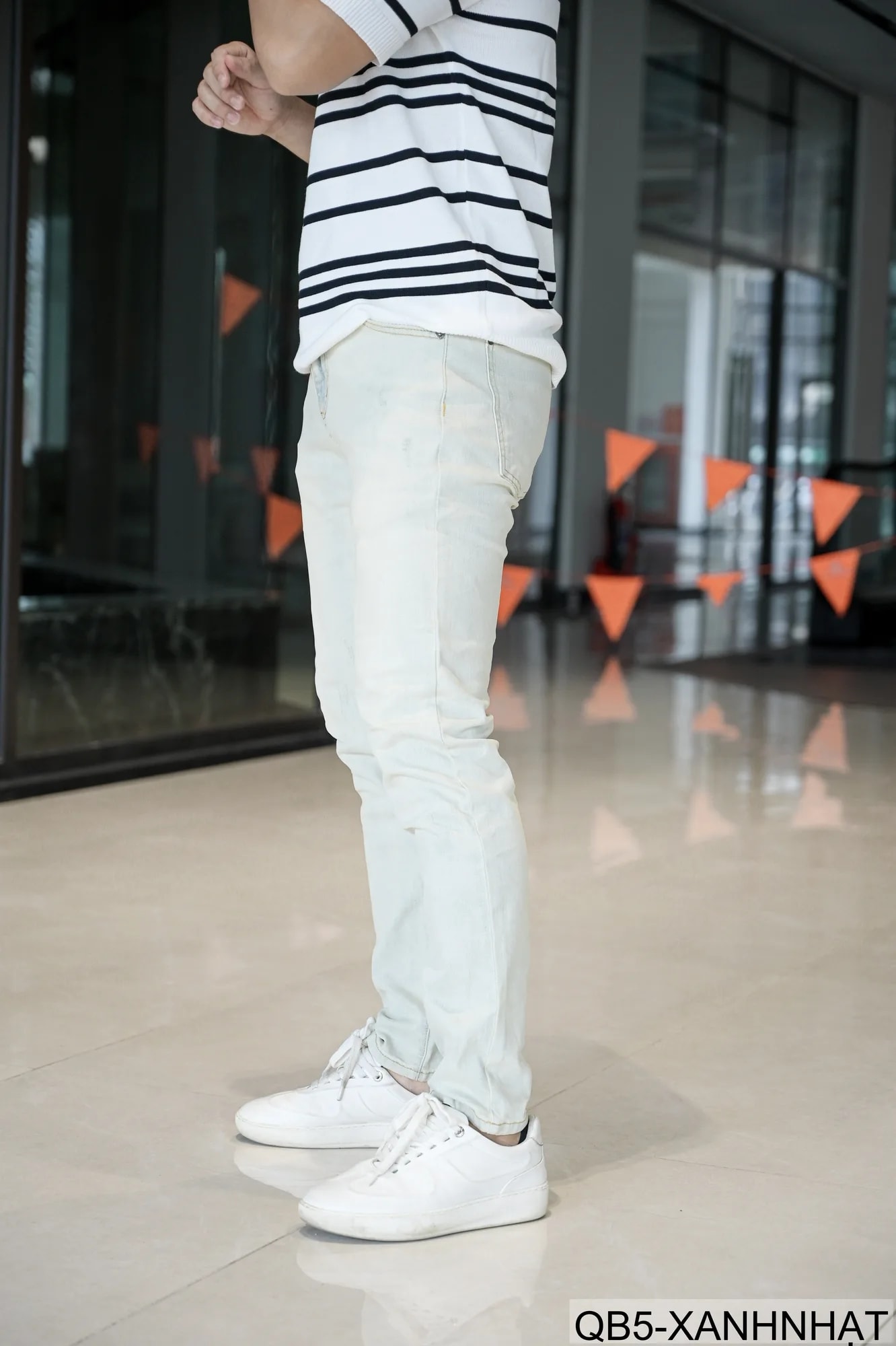 QB5 - Quần Jeans Nam Slim Fit Xanh Nhạt Phong Cách Streetwear, Chất Cotton Đàn Hồi, Mùa Xuân 2026 - ảnh 5