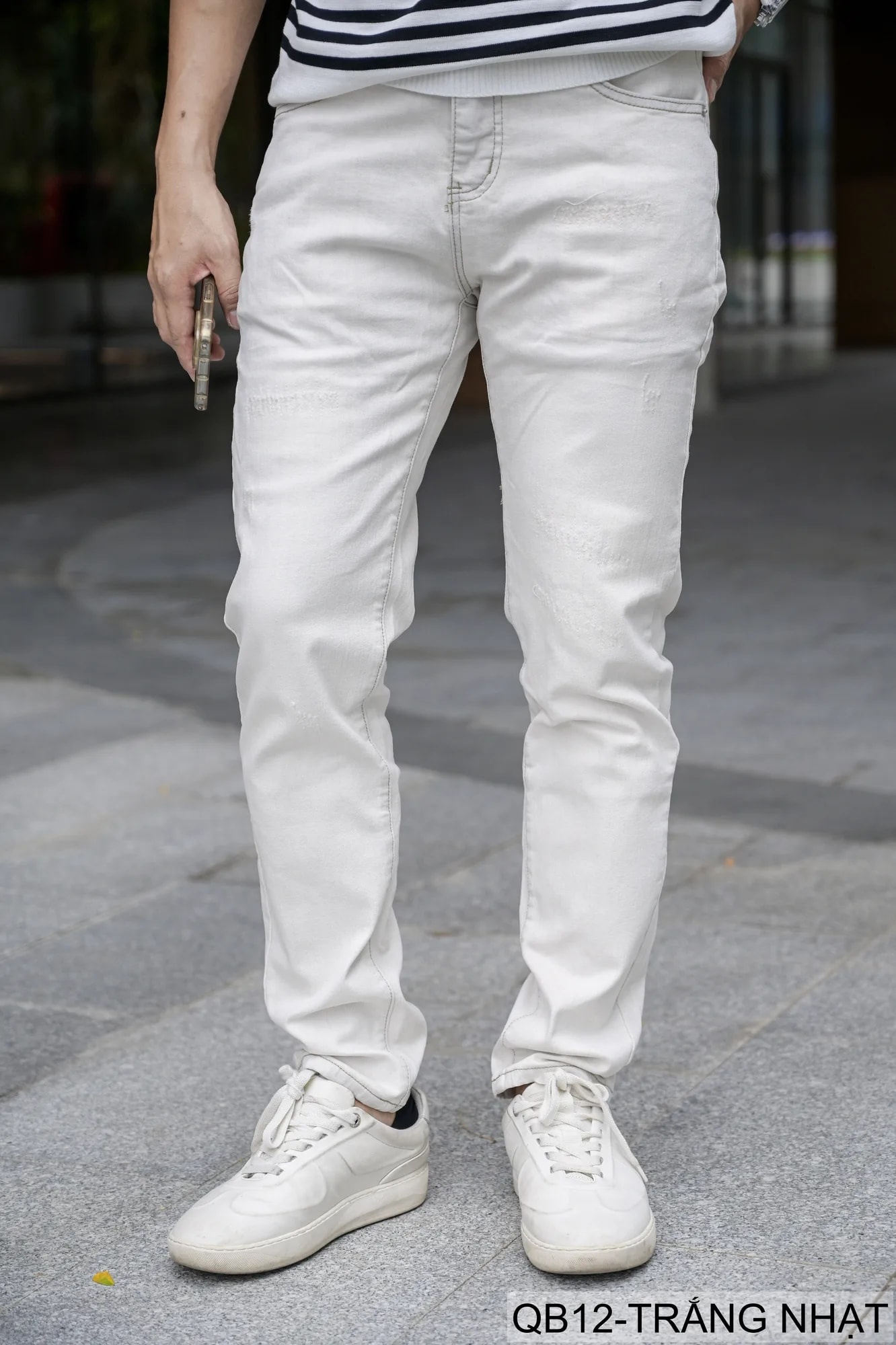 QB12 - Quần Jeans Nam Dáng Ôm Màu Trắng Nhạt Phong Cách Casual Co Giãn Thoải Mái - video 1