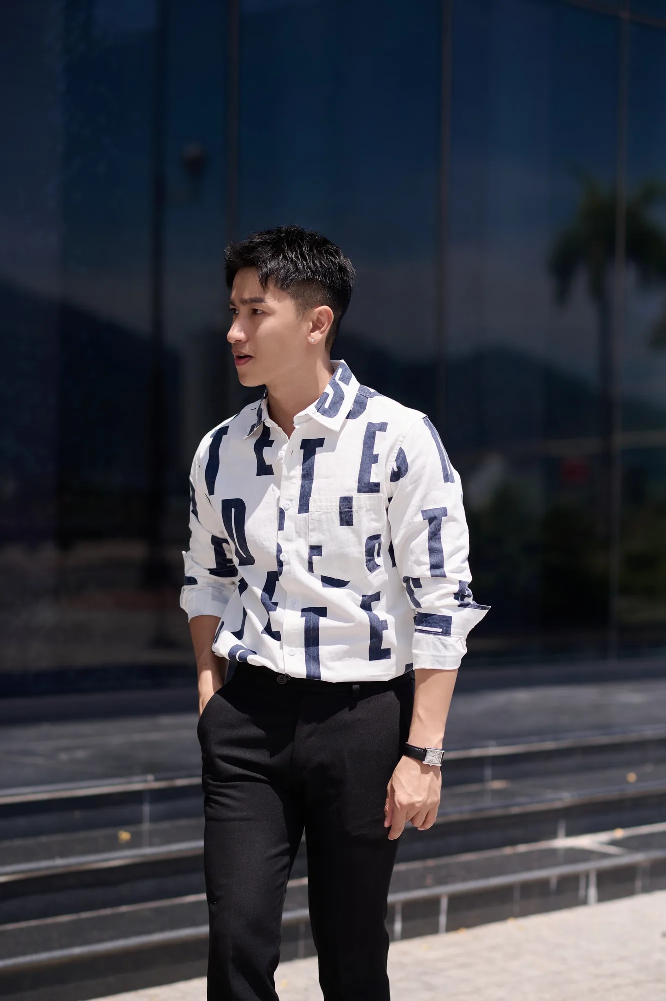 SA97 - Áo sơ mi nam dài tay họa tiết chữ, chất cotton 100%, phong cách Nhật Bản đơn giản, màu trắng - ảnh 3