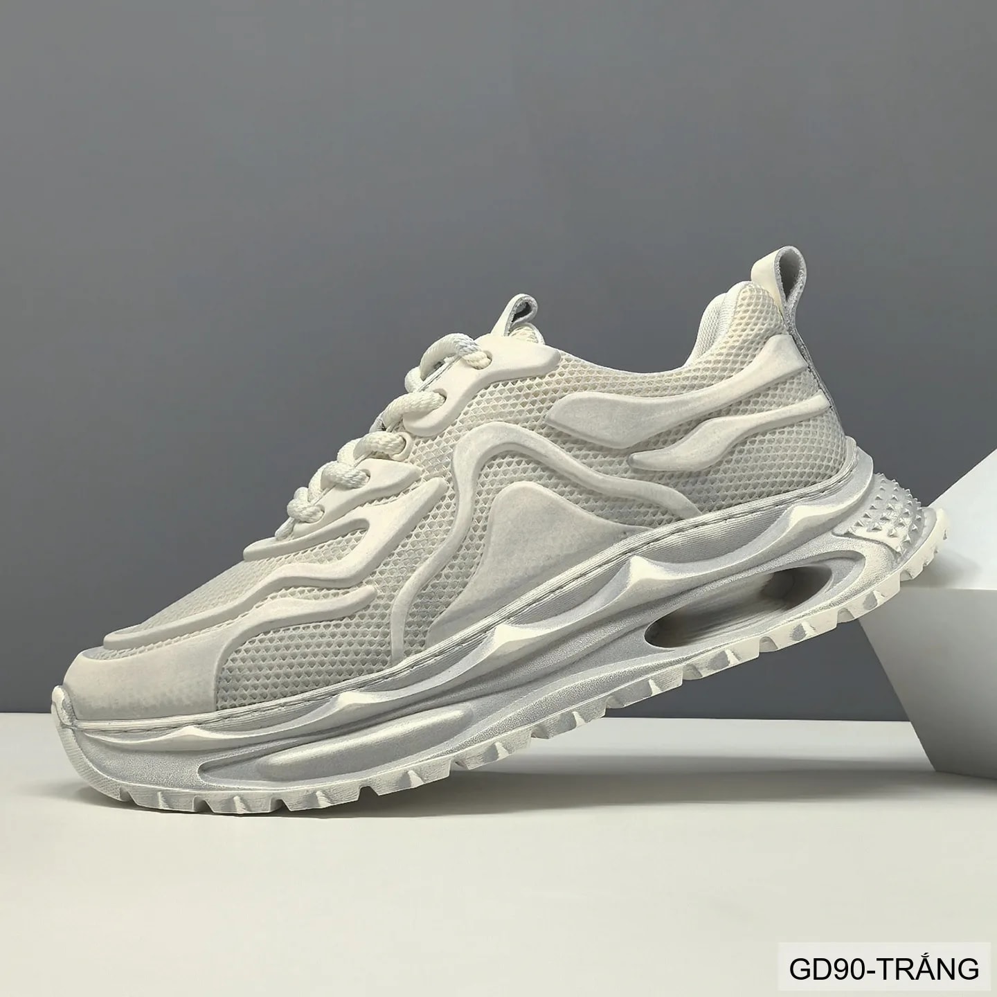 GD90 - Giày thể thao nam kiểu Dad Shoes đế dày, thân lưới thoáng khí, tăng chiều cao, phối màu Trắng Đen - video 1