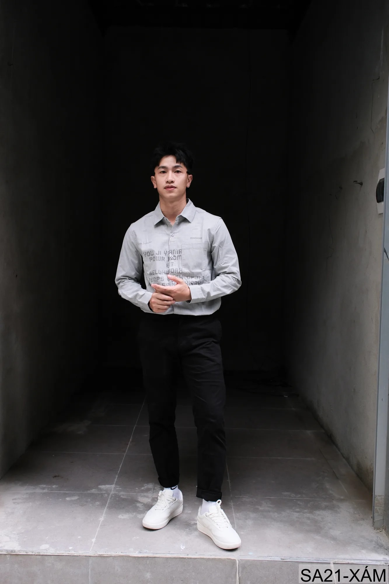 SA21 - Áo sơ mi nam dáng rộng phong cách Nhật Bản, cổ bẻ, tay dài, họa tiết chữ, chất cotton mềm mại - ảnh 4