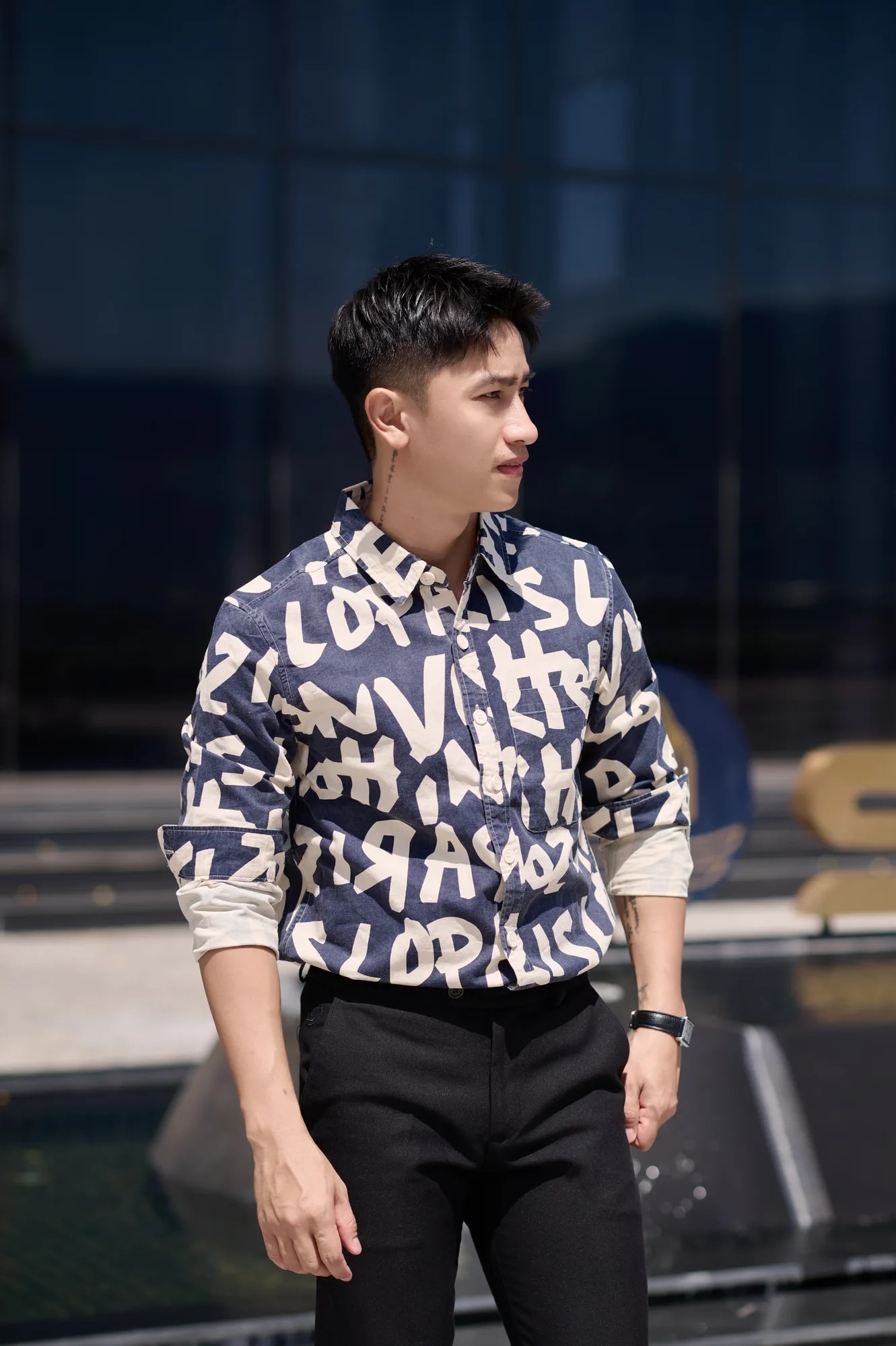 SA93 - Áo Sơ Mi Nam Tay Dài Phong Cách Nhật Bản In Chữ Đa Năng, Chất Cotton 100%, Màu Nâu & Xanh Dương